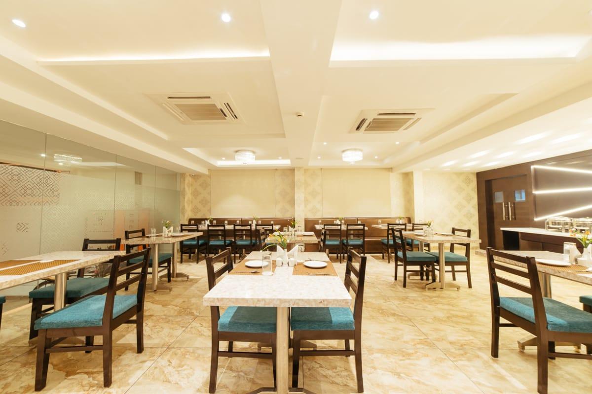 Radical Palace Hotel And Restaurant ลัคเนา ภายนอก รูปภาพ